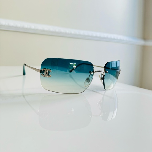 LIKE NEW🦋 RARE CHANEL BLUE RIMLESS CRYSTAL CC SUNGLASSES 4017-D - Picture 10 of 16